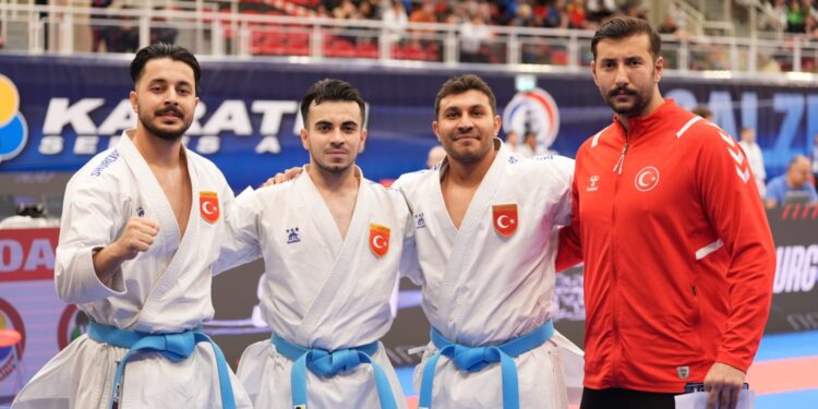 Salzburg’da Türk Marşı Çaldı: Karate Takım Kata Dünya Zirvesinde!