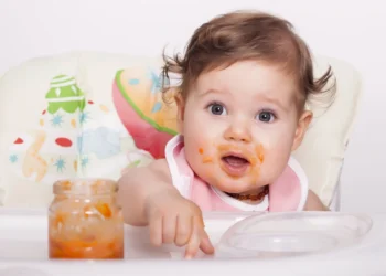 Pediatristler Uyardı: Bebeklerde Ek Gıdaya Ne Zaman Başlanmalı?