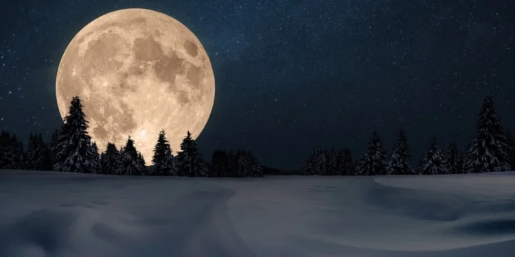 Başak ve İkizler Dikkat: Dolunay Etkisi Odaklanamama Sorununu Artırıyor