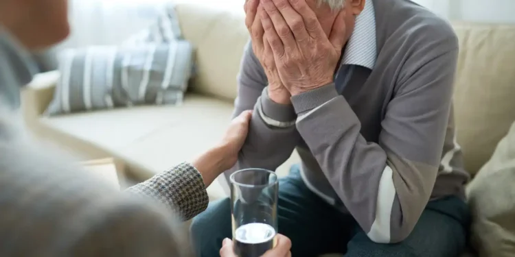 Alzheimer Hastalarına Yaklaşımda Empati: Tartışmak Yerine Onların Gerçeğine Girin