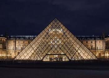 Louvre Mısır eserleri Arşivinde Su Sızıntısı: Belgeler Islandı