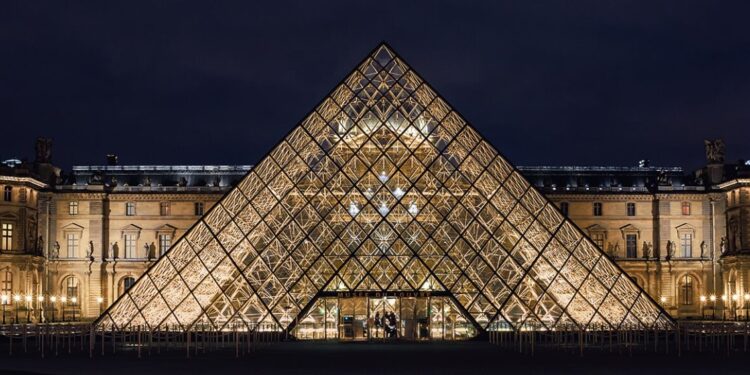 Louvre Mısır eserleri Arşivinde Su Sızıntısı: Belgeler Islandı