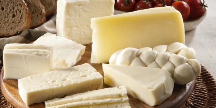 Yağlı peynir tüketmek demans riskini azaltıyor ve zihni açıyor